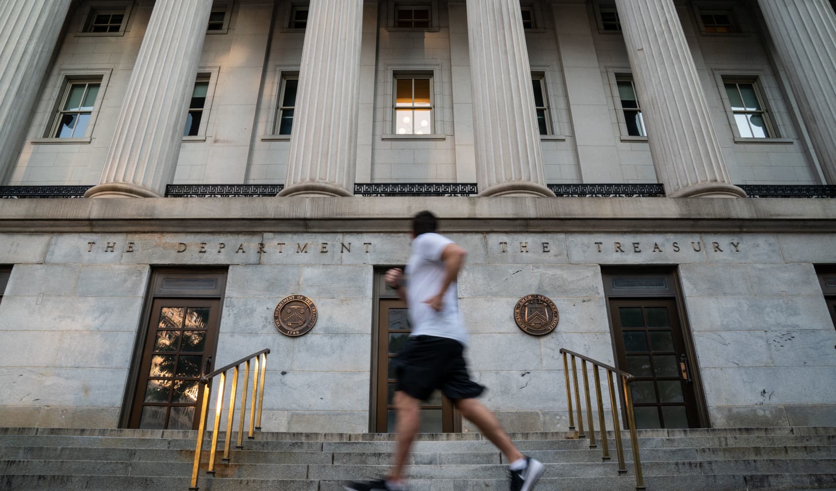 [CNBC] Moody’s downgrades United States credit rating on increase in government debt